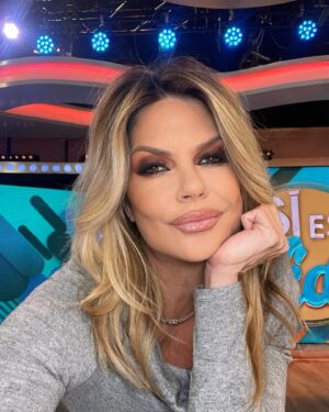 Makoke Instagram - Esta foto si filtros, tiene una luz increíble de un foco mágico de mi compañera @soygemafernandez 😜