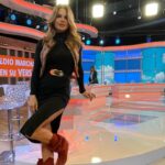 Makoke Instagram – Hay una grieta en todo, asi es, como entra la luz,”Leonard Cohen” Me encanta esta frase, nos vemos en un ratito en @asieslavidatele