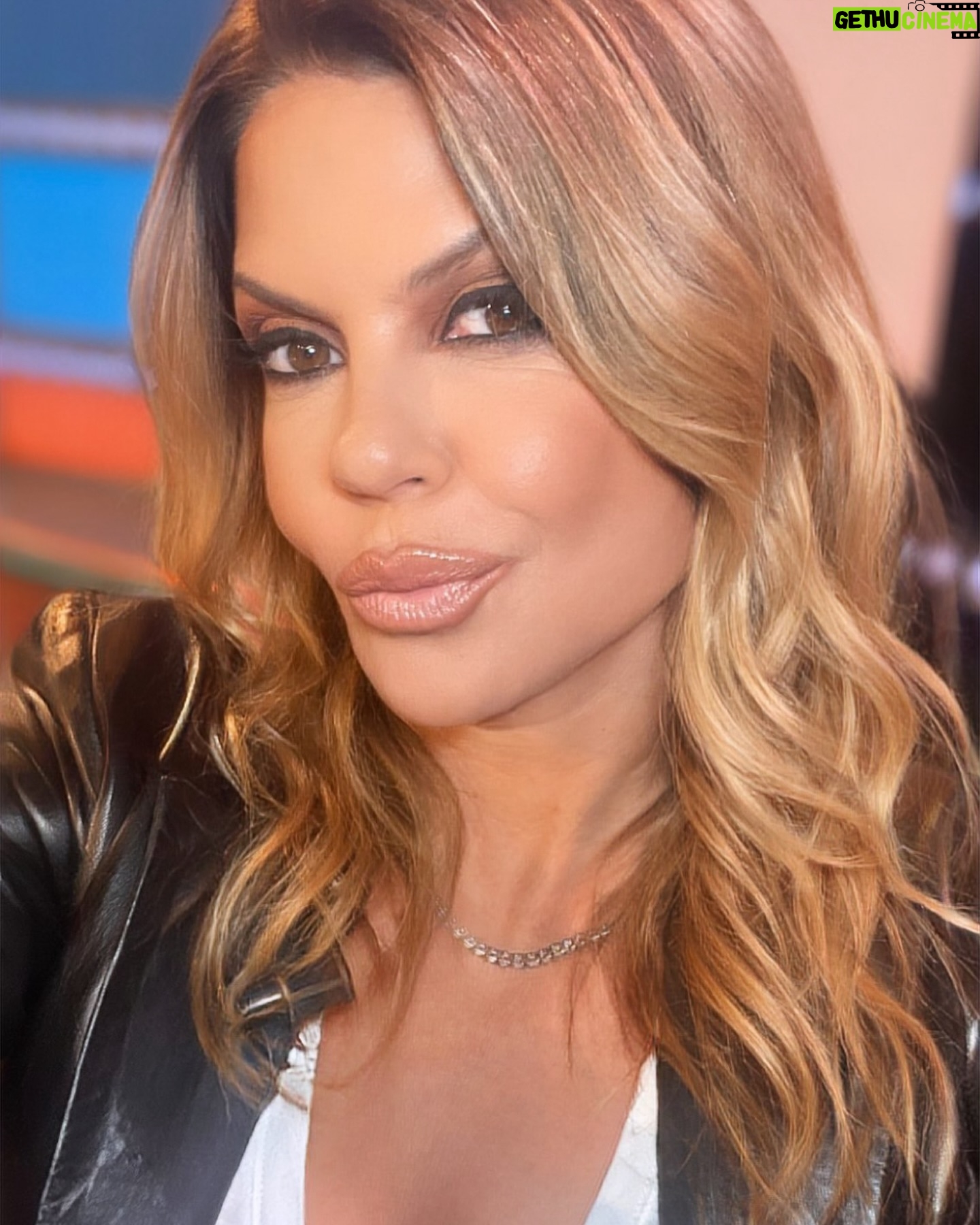 Makoke Instagram - Empezando la semana, mañana martes tenemos cita en @asieslavidatele