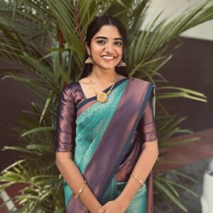 Malavika Manoj Instagram - Swipe left ➡️

🦚✨