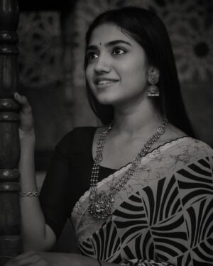 Malavika Manoj Instagram - 🖤

📸
@kiran_varthan
@laxmi_.narayana