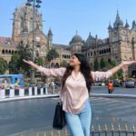 Malavika Sreenath Instagram - चलो बॉम्बे चलते हैं 🫶🏼 Chalo Bombay chalthe hai ✨💌 #mumbai #cityofdreams #bombaymerijaan