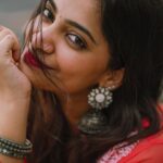 Malavika Sreenath Instagram - Magical evenings by the sea, sun , lights and her 🤍