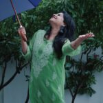 Malavika Sreenath Instagram - Mazhai varumboth eppadi intha paattk aadame irukka mudiyum ♡ Shot and edited by @muzammilmooza ✨ [mazha, dance, tamil song, desi, caption, edits] #mazha #dance #tamilsong #tamil #rain