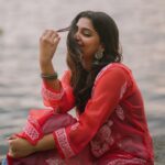 Malavika Sreenath Instagram - Magical evenings by the sea, sun , lights and her 🤍