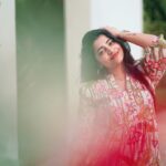 Malavika Sreenath Instagram - Akhiyaan Gulaab 🌸 This Beautiful dress from @house_of_vandy !! Such prettiness 💗🤌🏻 Shot by @muzammilmooza ✨ Styled by @amritha_lakshmi___ @styledby_al_ ✨