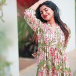 Malavika Sreenath Instagram - Akhiyaan Gulaab 🌸 This Beautiful dress from @house_of_vandy !! Such prettiness 💗🤌🏻 Shot by @muzammilmooza ✨ Styled by @amritha_lakshmi___ @styledby_al_ ✨