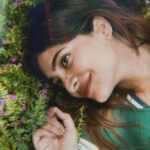 Malavika Sreenath Instagram - Little thing that makes her happiest 🫰🏻🤍 #reels #reelsinstagram #friendship #bestie #girlbestie #bestfriends #trending #heeriye #bollywood #instareels