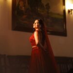 Malavika Sreenath Instagram - रानी 🌹 Photography @muzammilmooza Styling @styledbyalbin_ @_a.l.b.i.n MUAH @_anish_makeup_artist Outfit @thunnal Jewellary @adorebypriyanka Location @abad.hotels Special Thanks @the_humble_musician