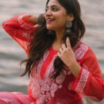 Malavika Sreenath Instagram - Unakku Thaan 🫰🏻❤️ #reels #trending #chithha #santhoshnarayanan #tamil #tamilsong #reelsinstagram #unakkuthaan