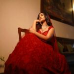 Malavika Sreenath Instagram - रानी ❤️‍🔥 Ft @malavika_sreenath Photography @muzammilmooza Styling @styledbyalbin_ @_a.l.b.i.n MUAH @_anish_makeup_artist Outfit @thunnal Jewellary @adorebypriyanka Location @abad.hotels