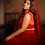 Malavika Sreenath Instagram - रानी ❤️‍🔥 Ft @malavika_sreenath Photography @muzammilmooza Styling @styledbyalbin_ @_a.l.b.i.n MUAH @_anish_makeup_artist Outfit @thunnal Jewellary @adorebypriyanka Location @abad.hotels