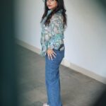 Malavika Sreenath Instagram - Incase you missed some chiri 🌝😎 Shot by @muzammilmooza 🕶️ Shirt @senora_western_outlet 🫶🏼 Special Thanks @amritha_lakshmi___ 🤍