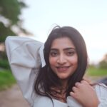 Malavika Sreenath Instagram - Hello December ❄️ 📷 @aftha.b #december #winter #sony #urbanic #portraitphotography #goldenhour