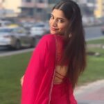 Malavika Sreenath Instagram - Looking for my Don in sareee around the world 💕👀🫶🏼 UAE heat and saree is unbearable but cannot stop me filming this look 🌝 Styled by @amritha_lakshmi___ loveeee🫶🏼 Beautiful saree from @colos_the_designing_couture 💕 Shot by @anamika_sreenath unni😘 ✂️ : 🙋‍♀️