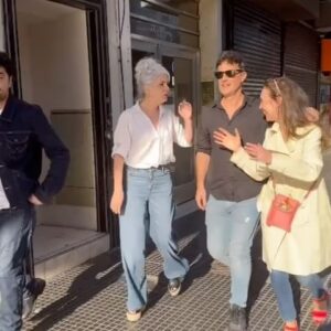 Malena Solda Instagram - LA FELICIDAD DE HACER ESTA OBRA DE TEATRO, en este momento…
⭐️“MADE IN LANÚS”⭐️
Con Dirección de 
LUIS BRANDONI‼️
Protagonizada por: @albertoajaka @ceci.dopazo @estebanmeloni @malenasoldaok
•
Momentos entrañables, cargados de nostalgia y afecto♥️, cuentan una historia en donde cada personaje tomará una postura distinta y absolutamente visceral que describe una problemática siempre presente en nuestro país. Una verdadera obra maestra de Nelly Fernández Tiscornia. 
📕LIBRO: Nelly Fernández Tiscornia
✍🏻DIRECCIÓN: Luis Brandoni
📰PRENSA: Raquel Flotta
📲REDES: BMZ comunicaciones
💯PRODUCCIÓN GENERAL: Nachi Bredeston - Juan Manuel Caballé - Ricardo y José Luis Gallo.
•
⭐️SENSACIONAL ESTRENO: 4 DE ENERO‼️⭐️
ENTRADAS EN VENTA POR PLATEANET.COM
Y EN BOLETERÍA DEL MULTITABARIS COMAFI
(AV. CORRIENTES 831, CABA.) 
•
@madeinlanusok
@nachi.nb
@juanmanuelcaballe
@ricardogallo77
@josegalocuervo
@gabriela.barros.13
@nicobianchix
@kati_lm
@lularojo
@alerobotti
@agenciaraquelflotta
@bmzcomunicaciones
@multiteatro
@machadito_arte
@plateanet