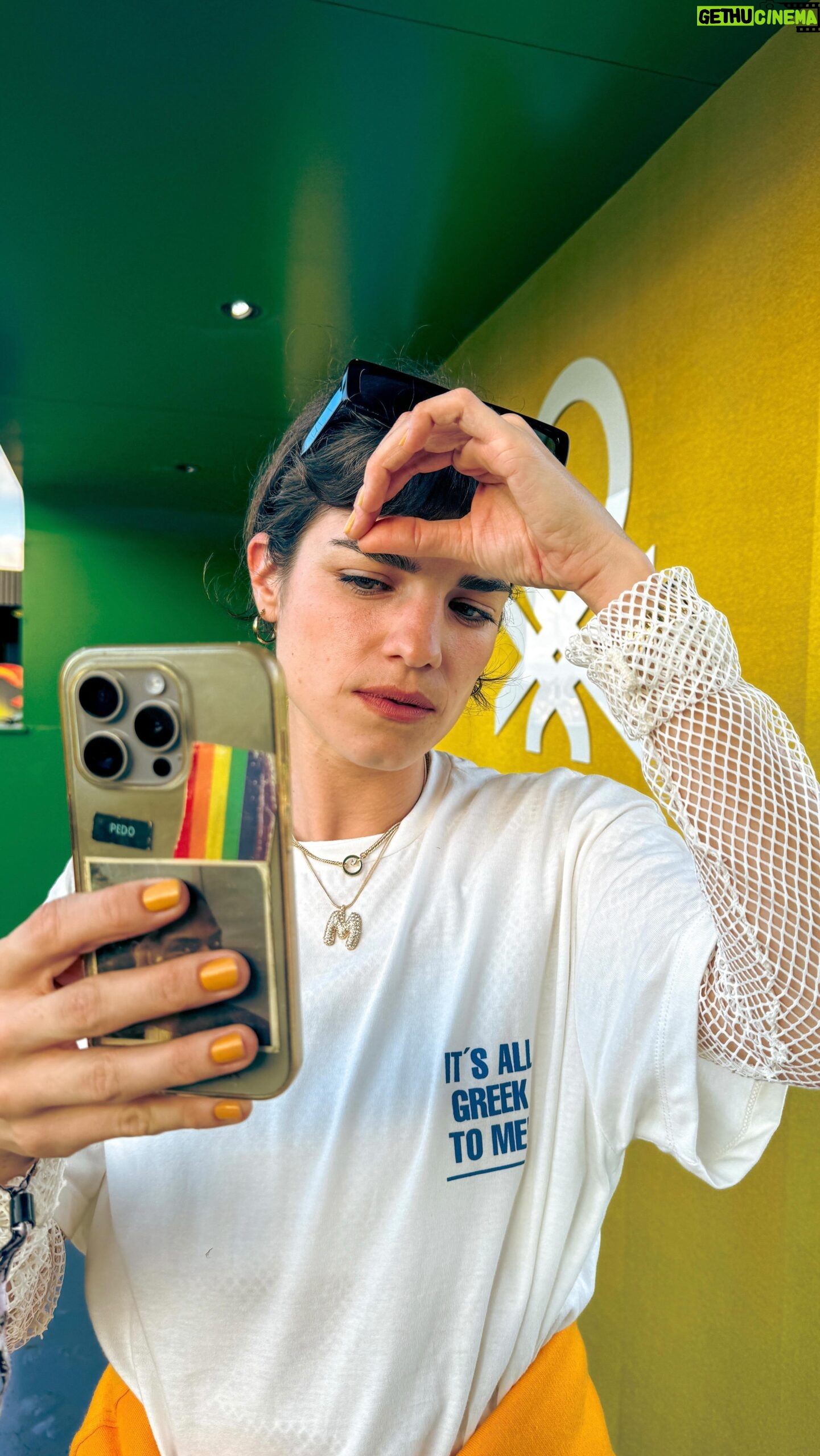 Malena Sánchez Instagram - Experiencias que SI y House of Benetton en el #LollaAr ! Vivimos un alto día a pura música, amigas y diversión con SISTERLAND GOLDEN VANILLA, la nueva fragancia de @benetton_perfumes ✨💫 #JoinSisterland #BenettonPerfumes