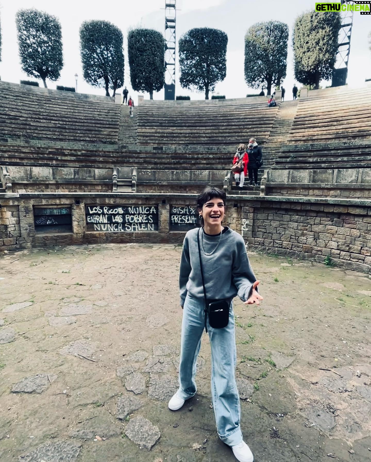 Malena Sánchez Instagram - ✨ El teatro, el mate, boca y coso. Unas que me saco meunamorado y que habían quedado ahí colgadas