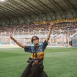 Malena Sánchez Instagram - 💙💛💙 Que fin de semana de emociones, boca te amo “aunque ganes o pierdas no me importa una mierda” -La próxima quiero en la bombonera -Sigo sin poder creerlo -La fotito de @chinasanjuann 🤍 -En el stand de @laysarg con mucha manija de jugar al fútbol -Siempre Diego, también foto de la china -La 12 de mi corazón -Tan yo -Na bueno, que crack -El estadio La Pedrera -La magia de la previa que esta vez la vivi desde un micro pero SIEMPRE BOCAAAAAA BOCA BOCAAAAA Gracias infinitas @laysarg por este fin de semana lleno de sorpresas. Y por la previa con #ProyectoDeLays