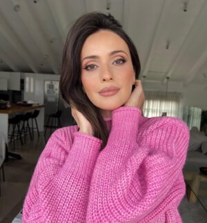 Mali Levi Instagram - אז כבר סיפרתי לכם על אחיינית שלי המוכשרת שהיא מאפרת נכון ? 
תמונה אחת שווה אלף מילים 
סליחה, 3 תמונות… 😉 @daniyel_levy_makeup