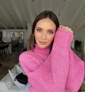 Mali Levi Instagram - אז כבר סיפרתי לכם על אחיינית שלי המוכשרת שהיא מאפרת נכון ? 
תמונה אחת שווה אלף מילים 
סליחה, 3 תמונות… 😉 @daniyel_levy_makeup