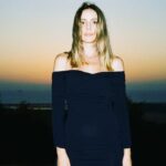Mali Levi Instagram - צאת כיפור, זמן בשנה שהוא כולו חשבון נפש, תהיות, מחשבות, תובנות. איפה יכלנו להיות טובים יותר? איפה יש לשפר ולהשתפר? איך באמת משחררים מכל הלב וסולחים? מין ריסטרט. פתיחת דף חדש ונקי שמאפשר לנו לשים מאחורה את הטעויות, להתנצל עליהן, ללמוד מהן, לנקות את הלכלוך ולפתוח את הלב להזדמנויות, מעשים טובים, תיקונים ושמחה אמיתית 😊 גמר חתימה טובה ❤️