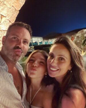 Mali Levi Instagram - היאלי ילדת פלא שלי !! 
את כבר בת 14 וזה לא יאומן איך שהזמן עובר .. אני רואה אותך גדלה ומתמלאת בגאווה באישה שהפכת להיות , בערכים שאימצת לעצמך , בחברה המדהימה שאת ובילדה שאת בשבילנו ! גאווה שאת ! תמשיכי להיות מי שאת ופליז תתני לי לעלות עוד תמונות שלך לאינסטגרם שלא רק אני אהנה 😂
משוגעת עלייך ❤️