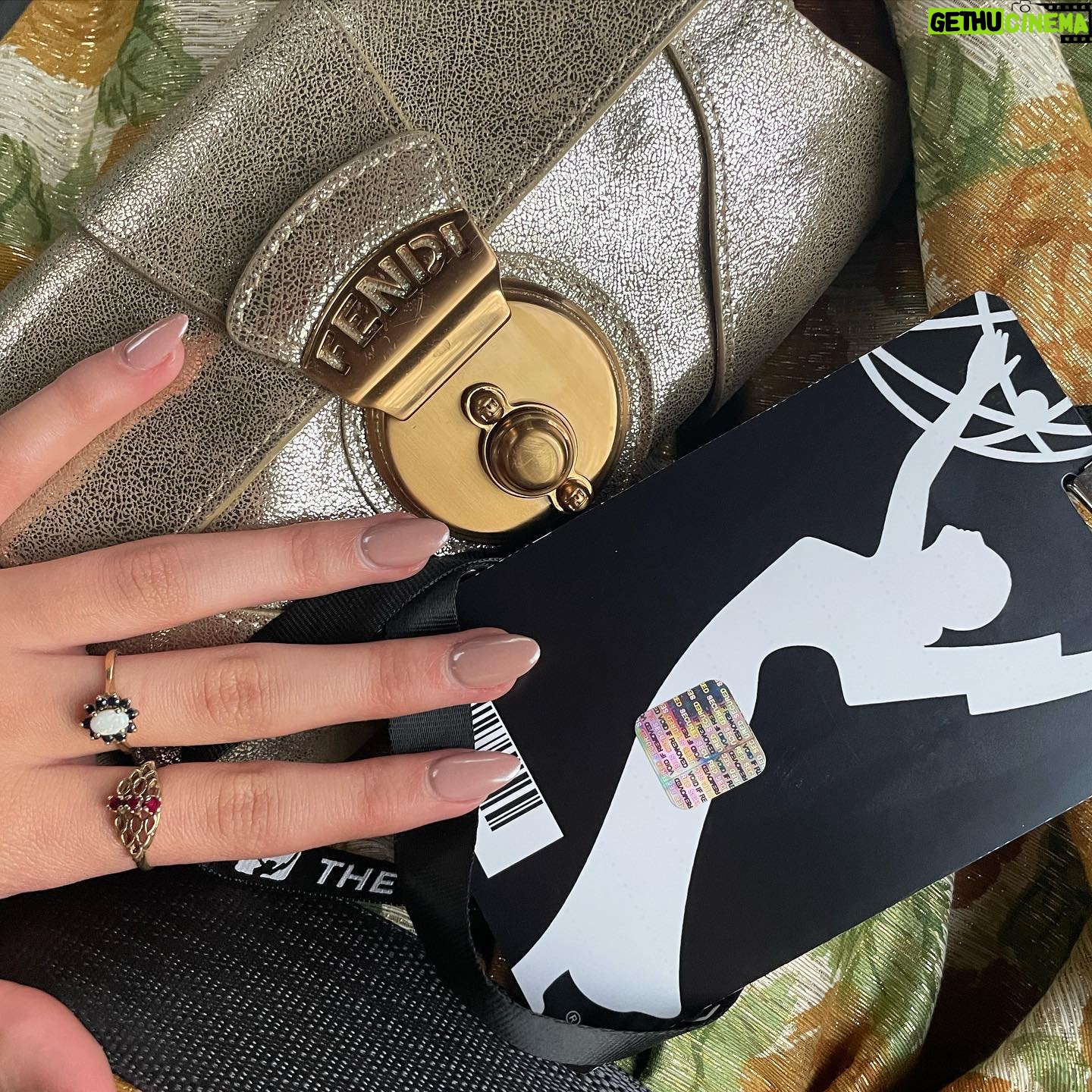 Malia Baker Instagram - Emmys night one with the Kristy to my MA, @realsophiegrace π @maybelline π vintage @dior π vintage @fendi π vintage @blackcatphx Necklace @tiffanyandco π π°οΈ my Grammaβs π ππΎββοΈ by me :))