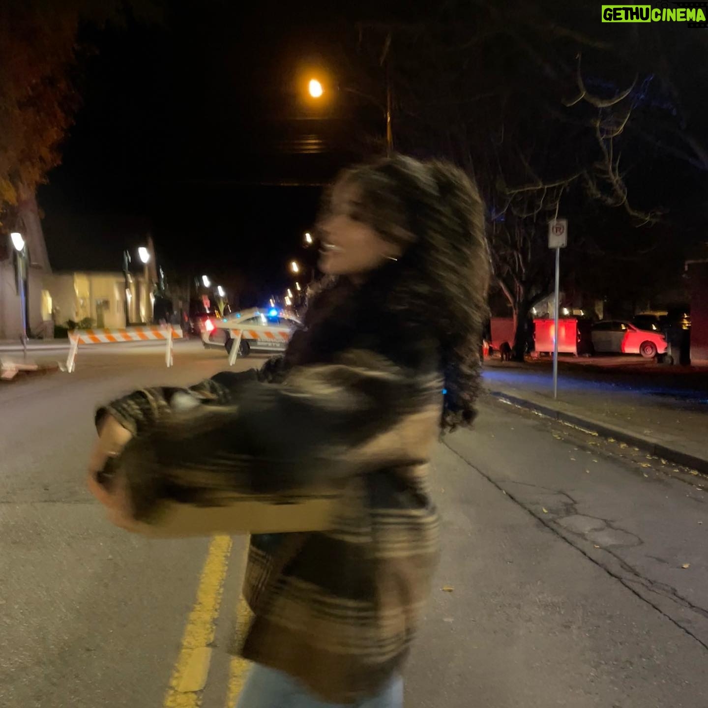 Malia Baker Instagram - A blurry night of pizza and king tut