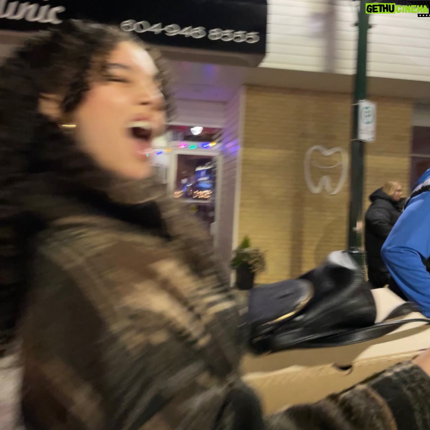 Malia Baker Instagram - A blurry night of pizza and king tut