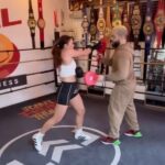 Malia White Instagram - When I only have 24hrs in Fort Lauderdale I choose to spend it getting my ass kicked by @jonnyfreakenthunder 🙌💪🥊 #boxing #levelupboxingandfitness #fortlauderdale #florida #fitness