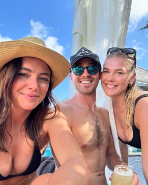 Malia White Instagram - That’s a wrap on the Caribbean season! ⚓️🌴 Time for us to get this ship across the Atlantic for a Med Summer! ☀️ #yachting #caribbean #antigua #yachtcrew #endofseason
