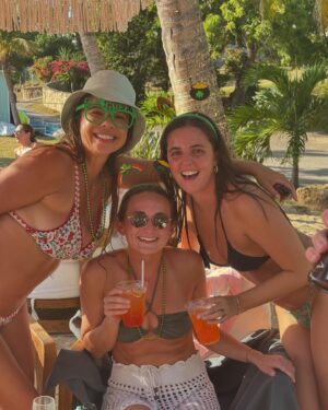 Malia White Instagram - That’s a wrap on the Caribbean season! ⚓️🌴 Time for us to get this ship across the Atlantic for a Med Summer! ☀️ #yachting #caribbean #antigua #yachtcrew #endofseason