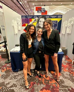Malia White Instagram - Bravocon Day 2! 🙌 #bravocon2023 

Makeup: @brushed_makeup_artistry 
Dress by: @kannbutiq 
Spray tan: @glow2gonyc