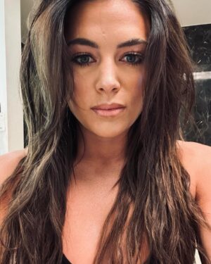 Malia White Instagram - Bravocon Day 2! 🙌 #bravocon2023 

Makeup: @brushed_makeup_artistry 
Dress by: @kannbutiq 
Spray tan: @glow2gonyc