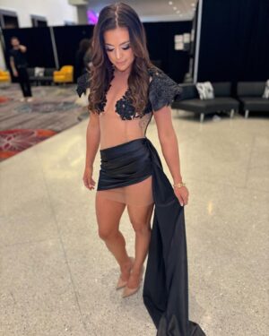 Malia White Instagram - Bravocon Day 1 Looks 🙌 #bravocon2023 @bravotv #winterhouse #belowdeckmed #glam 

Makeup: @brushed_makeup_artistry 
Wardrobe: @kannbutiq 
Spray tan: @glow2gonyc