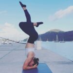 Malia White Instagram - After being on anchor for a couple weeks it’s nice to squeeze in a dry land workout on the dock! ⚓️ #yachting #yachtlife #workout #fitness #handstands