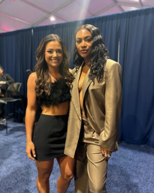 Malia White Instagram - Bravocon Day 1 Looks 🙌 #bravocon2023 @bravotv #winterhouse #belowdeckmed #glam 

Makeup: @brushed_makeup_artistry 
Wardrobe: @kannbutiq 
Spray tan: @glow2gonyc