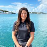 Malia White Instagram - My charter profile photo versus what I actually look like at work 😂⚓️ #yachting #yachtlife #realityversusexpectation