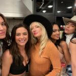 Malia White Instagram - The amount of fun being had with this crew in this house is unmatched! Catch a new episode of #winterhouse tonight @9pm on @bravotv! 🎿 ❄️ #winterhousebravo #belowdeck #crossover #realitytv #bravo #bravotv #skitripshenanigans
