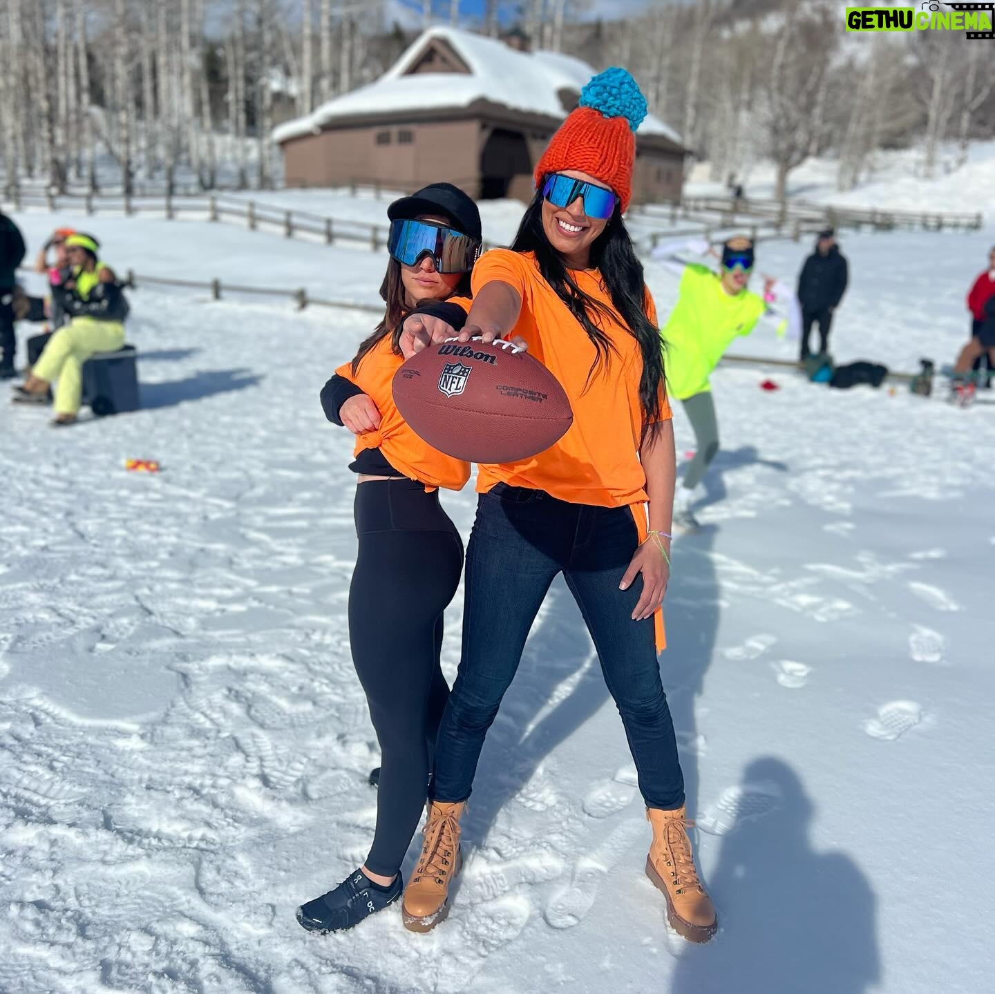 Malia White Instagram - From the Seas to Skis… @captainsandrayawn joins us on the slopes! 🎿⚓️ #winterhouse #belowdeck #bravotv