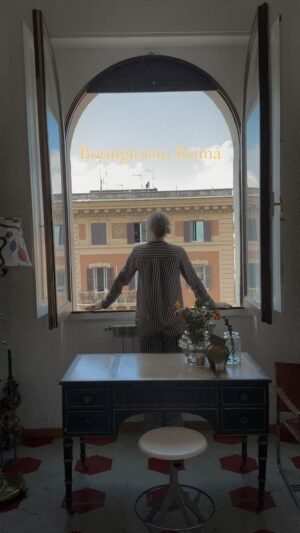 Malin Persson Instagram - 18 grader, sol och blå himmel.
Ännu en underbar dag! 
Roma e l’unica ❤️

#rome #dolcevita 
#cinematic #elegantstyle  #maximalistinteriors #instagramstoryideas #homedecor #asteteticfilm #seasonpoetry #romanticizeyourlife
