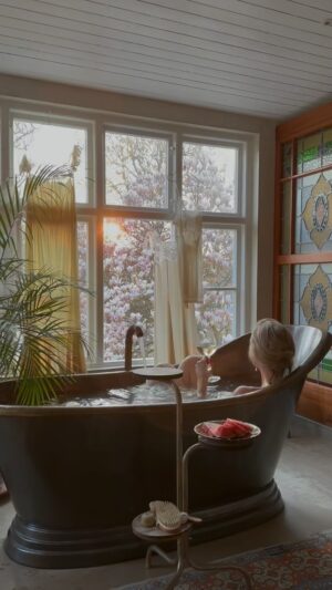 Malin Persson Instagram - Sorry, but I got plans…
Sometimes no plan is the best plan. 

What are you up to? 

#cinematic #elegantstyle  #maximalistinteriors #myhyggehome #countryliving #instagramstoryideas #homedecor #bathroomsofinstagram #asteteticfilm #seasonpoetry #romanticizeyourlife #hyggehome #skandinavianhome #cozyhome #myhomestyle #vintagehomedecor #bathtime