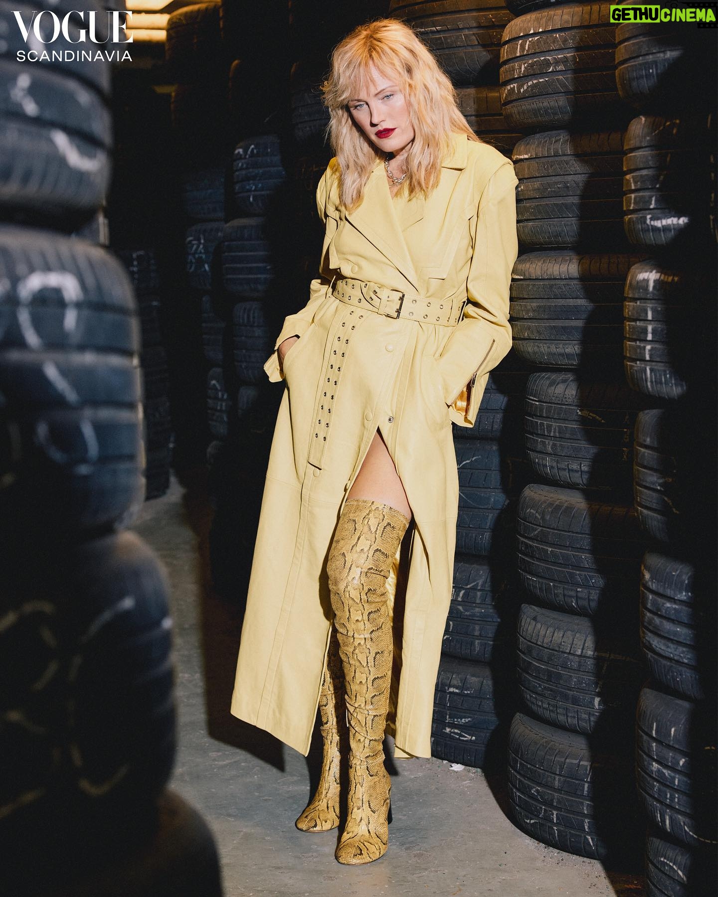 Malin Åkerman Instagram - “Whatever it is that I’m doing, I’m always completely – excuse my French – ‘balls to the wall’,” says @MalinÅkerman and it’s no exaggeration. For her @VogueScandinavia debut, Malin reveals a new side of herself as she steps into the season’s sexiest leather looks and moto-inspired fashion – not only in a nod to her brand new roadrunner release #EttSistaRace, but also to capture how she’s switching things up a gear in a personal and professional metamorphosis. “I want to come out next year with a bang.” Tap the link in @voguescandinavia’s bio to read more. Photographer: @linusmorales Words: @claremcy Stylist : @mariabarsoum Talent : @malinakerman Makeup Artist: @saraerikssonmakeup Hair Stylist: @karolinaliedberg Production: @rebeckathoren