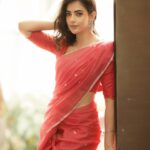 Malina Instagram - Elegance is the only beauty that never fades Shot @camerasenthil Mua @pavihairandmakeup Hair @uma_rajesh_makeupartistry Outfit @mabia_mb @rrajeshananda #instagram #instagood #instalike #instamood #instaphoto #instaphoto #instadaily #instastyle #ınstalıkes #fashionstyle #fashiongram #fashionblog #love #lovelife #selflove