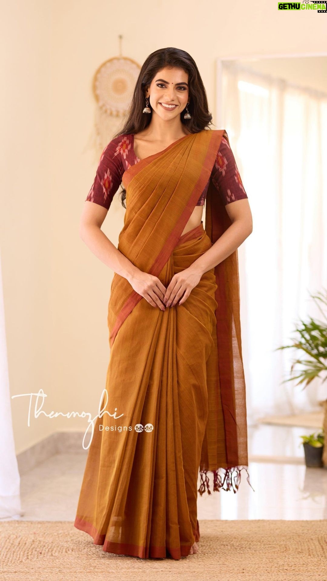 Malina - 85.4K Likes - New Mangalagiri plains - Available Now!
shop at www.thenmozhidesigns.com
#mangalgirihandlooms #sareeblouse #handloomlove #thenmozhidesigns #sareelove #handloomsarees #weavesofindia #indianfashion #sareelove
#mangalagiricotton #iwearhandloom #cottonsaree #sareelover #sari #saree #indianethnicwear #silk #silksaree #sareelovers #sareefashion #sareeblousedesigns
