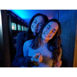 Mallory Jansen Instagram - Huge congrats to my @agentsofshield fam on an incredible 100 episodes!!!! Woohoo!!👏🏻👏🏻👏🏻
Here's a little look at some of my favorite memories with some of my favorite people...x