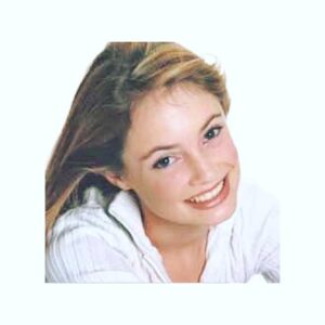 Mallory Jansen Instagram - Okay fine.... #thedayafteroldheadshotday #blonde #overpluckedbrows #fourteen 😬