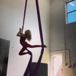 Mallory James Mahoney Instagram – Just A Little Silks Fun! 💖🧜🏻‍♀️💖 #aerialsilks @kerrywee1 @womackandbowmantheloft wardrobe: @lululemon