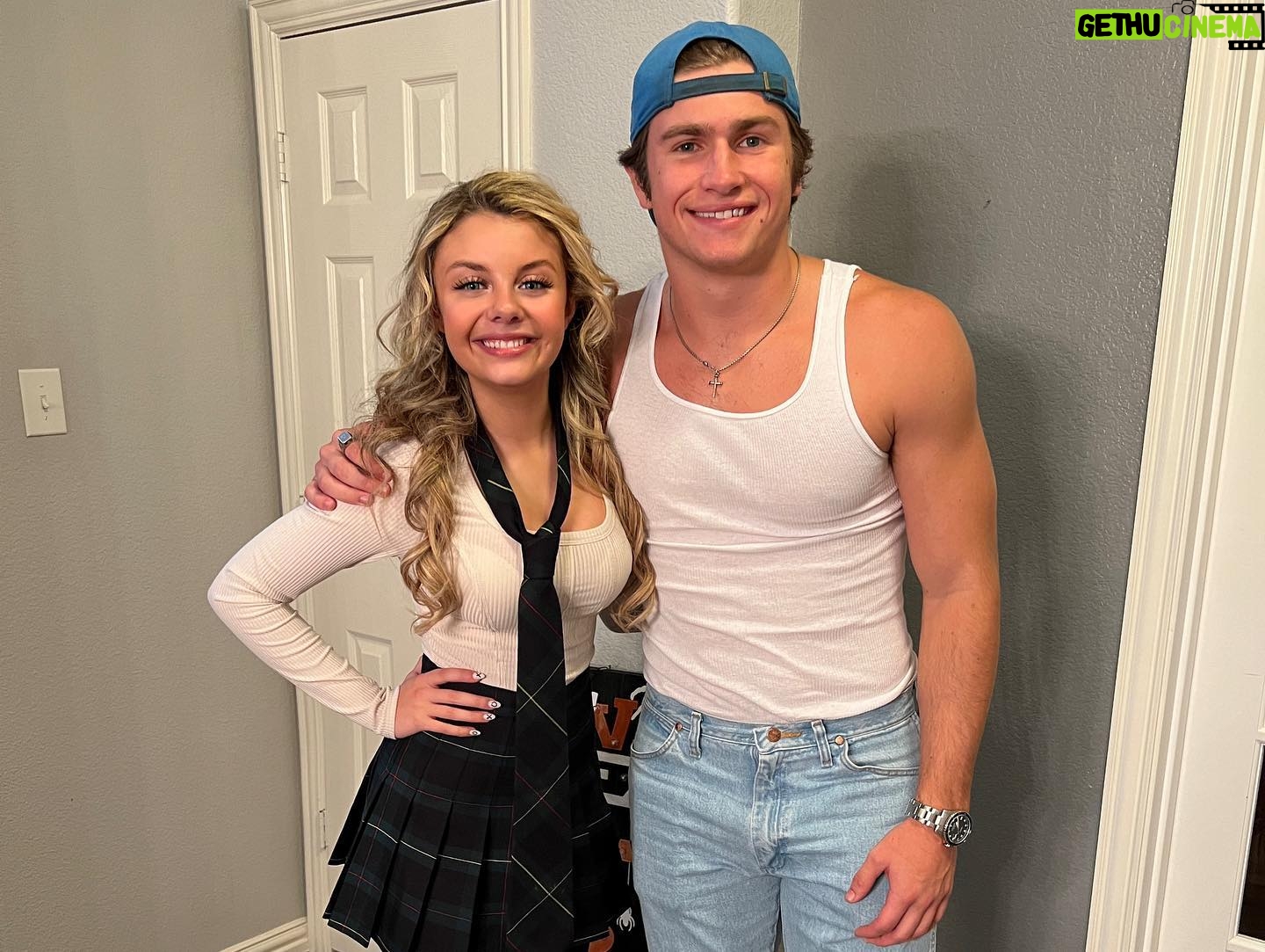 Mallory James Mahoney Instagram - Halloween 2022 Did Not Disappoint!🎃👻💖